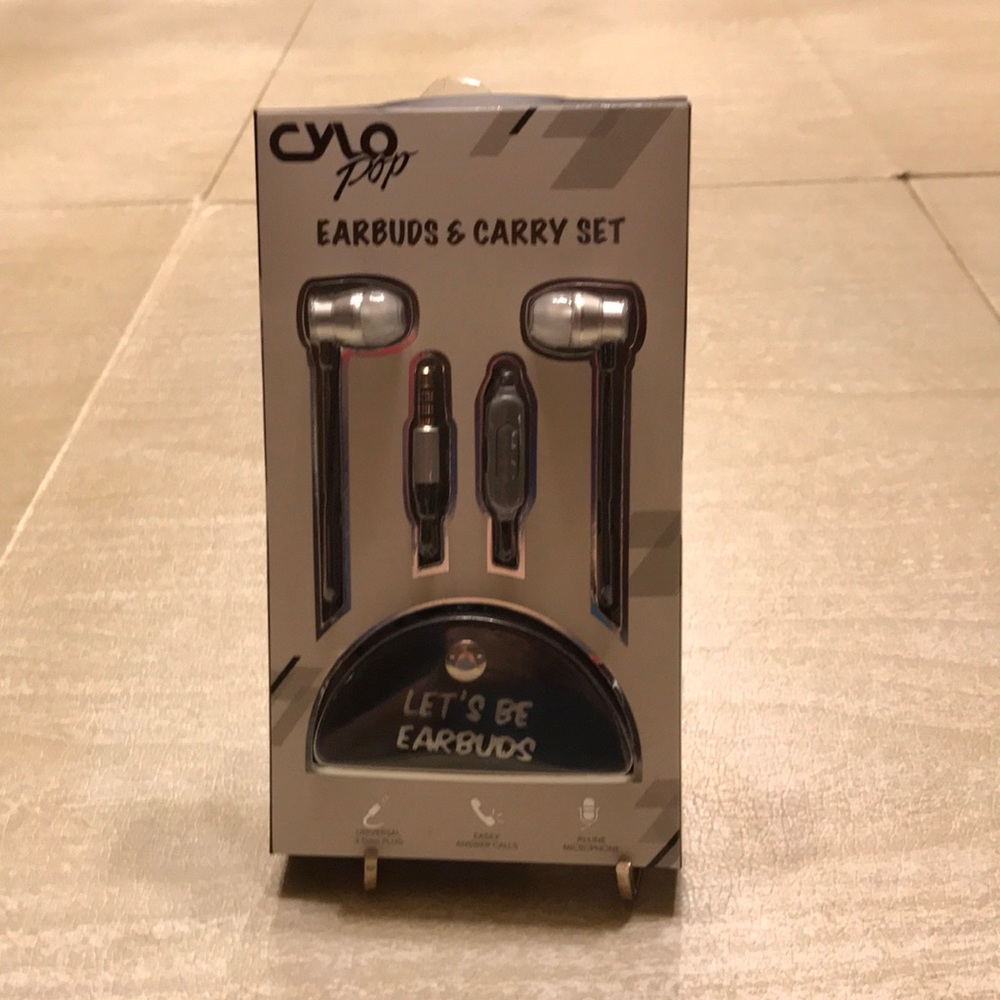 NWOT Earbuds